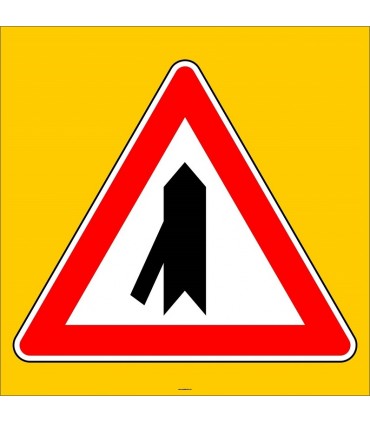 PF1282 - Soldan Ana Yola Giriş Trafik Levhası